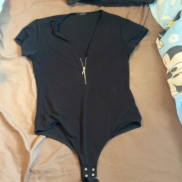 Black short sleeve with zipper front bodysuit - Picture 1 of 1